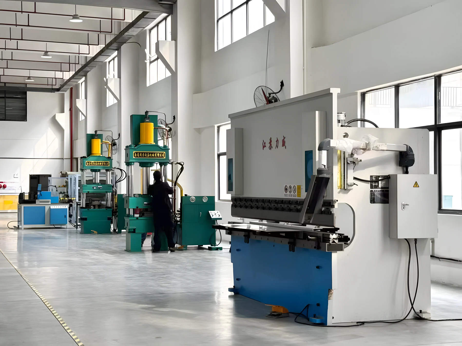 Hydraulic forming